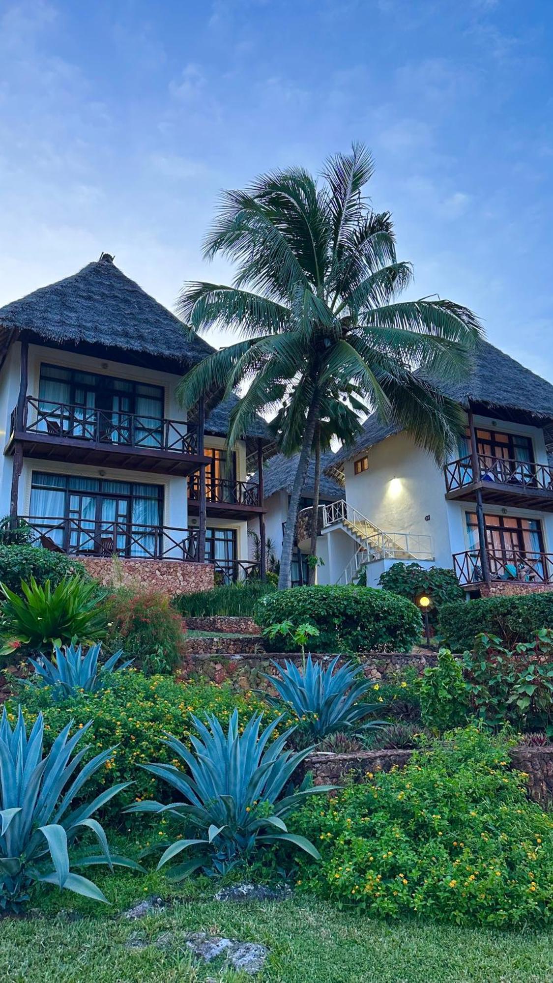 Sultan Sands Island Resort & Spa Кивенга Екстериор снимка