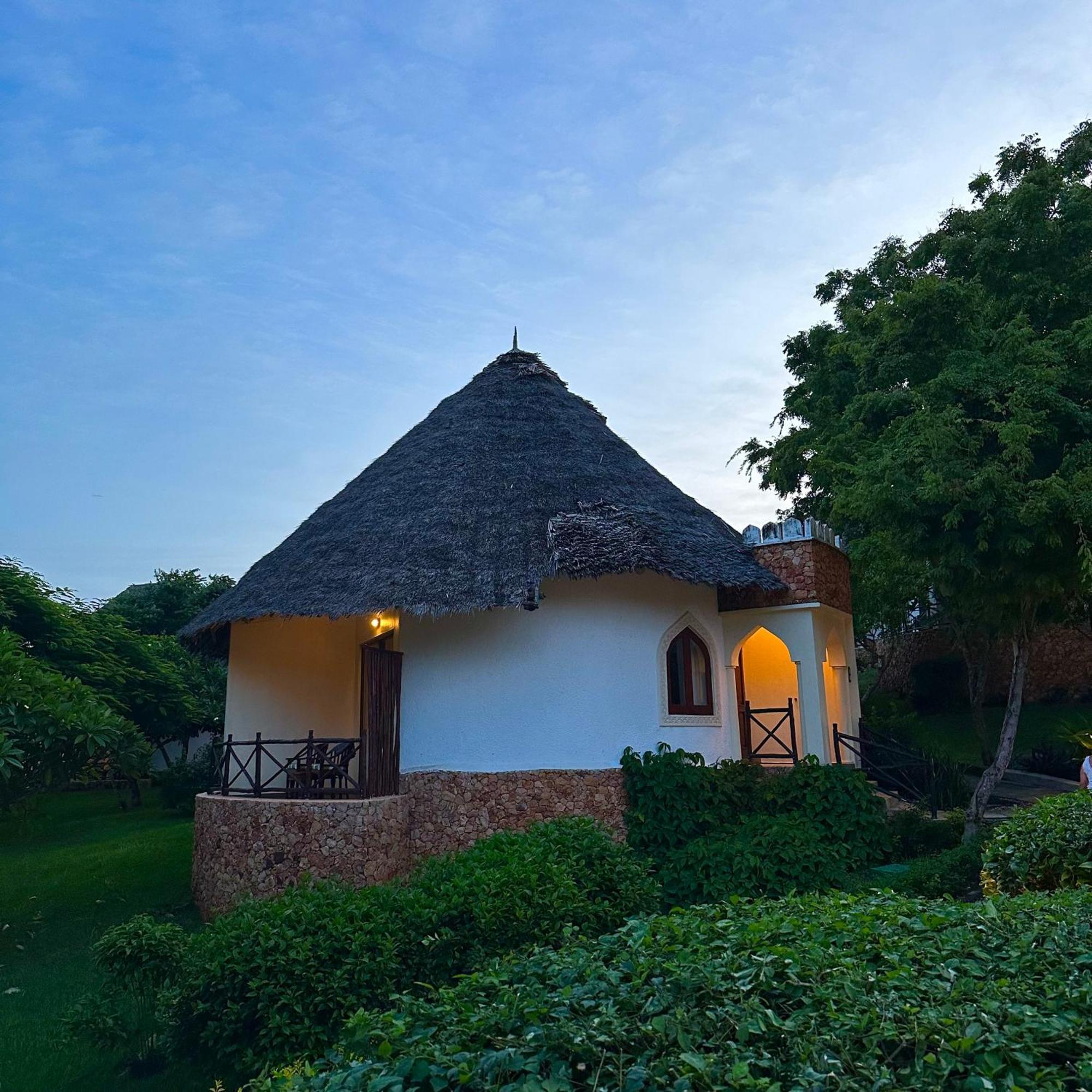 Sultan Sands Island Resort & Spa Кивенга Екстериор снимка